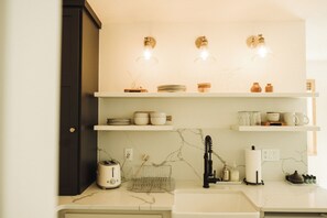 Interior - The Outside Inn (Bend)