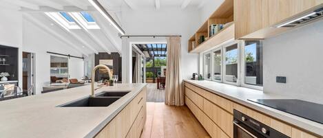 Microwave, oven, stovetop, dishwasher