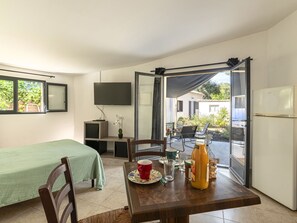 1 quarto, acesso à internet