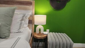 Iron/ironing board, travel cot, free WiFi, bed sheets - Orchard Oasis Relaxing Getaway, Downtown Chico Unit #2 (Chico)