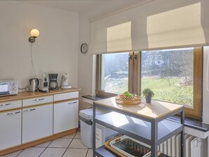 Fridge, microwave, oven, stovetop - Group home in Nordenau near Winterberg (Nordenau)