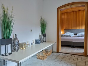 9 dormitoris, planxa i posts de planxar i Internet 