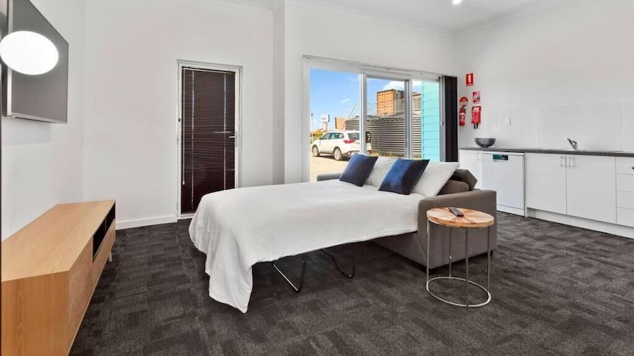 Port Lincoln Shark Apartments