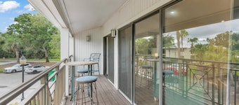 Spacious Golf & Tennis Condo w/ Stunning Views, Patio, Full Kitchen & More – Perfect for Relaxation!
