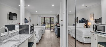 Relaxing Golf & Tennis Studio w/ Scenic Views, Patio, & Easy Access to Top Attractions – Book Now!