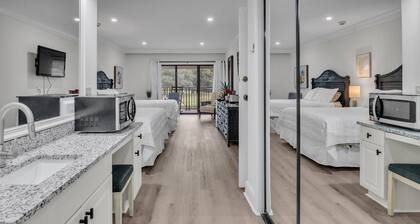 Relaxing Golf & Tennis Studio w/ Scenic Views, Patio, & Easy Access to Top Attractions – Book Now!