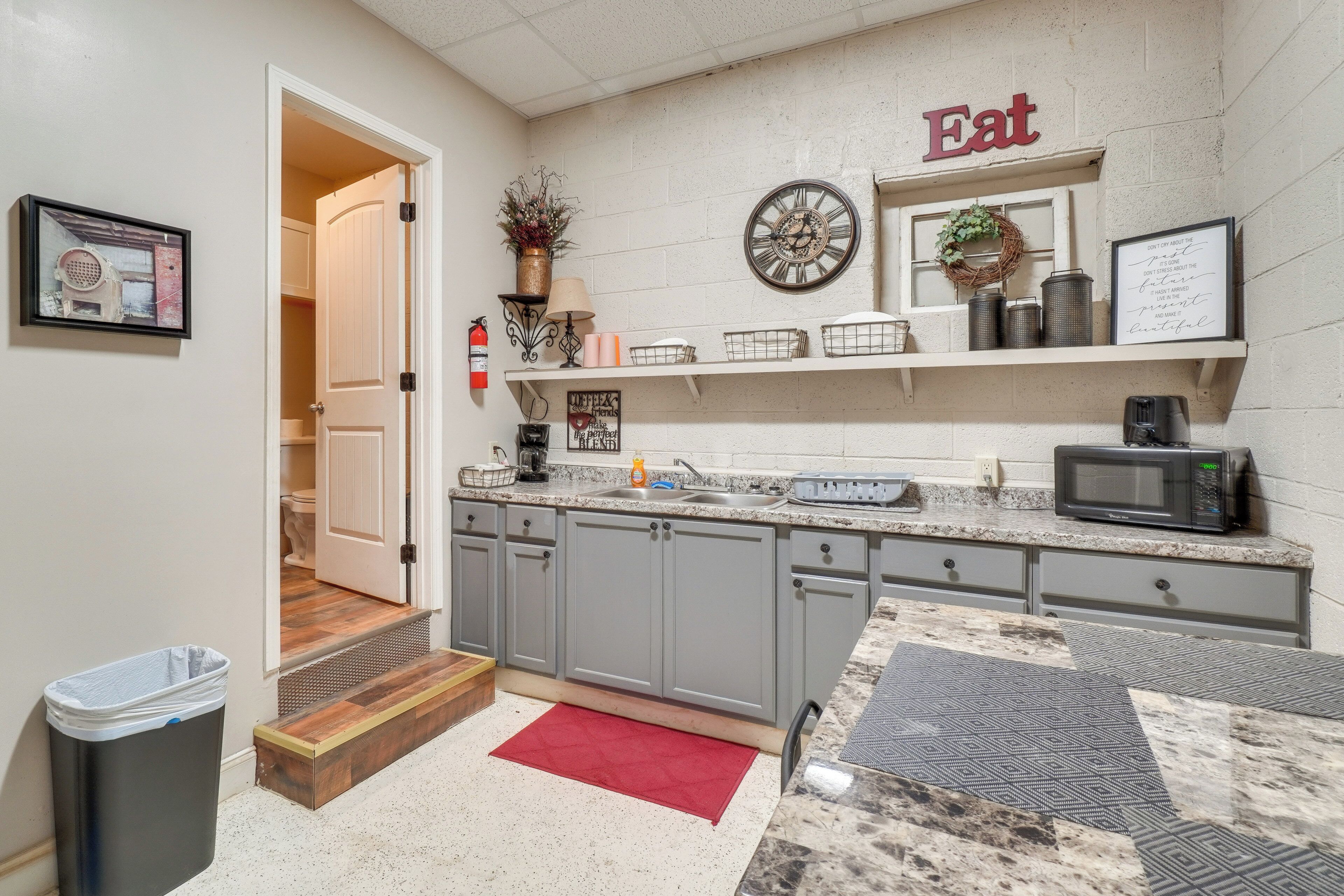Fridge, microwave, coffee/tea maker, toaster