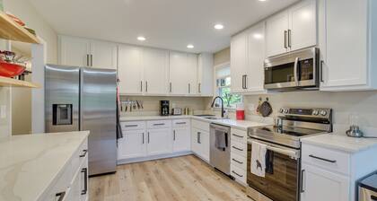Modern Urbana Home: 2 Mi to University of Illinois