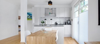 Apartment 'Design Ferienwohnung Am Chiemsee' with Private Terrace, Private Garden and Wi-Fi
