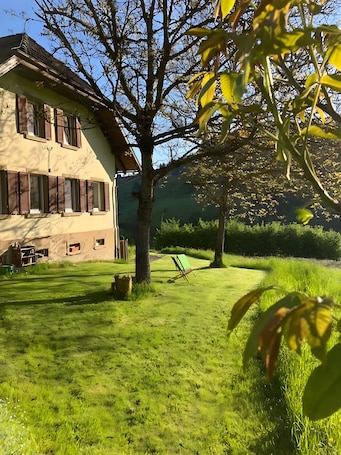 Property grounds. Apartment 'Auszeit Im Waldhaus' with Mountain View, Shared Garden and Wi-Fi
