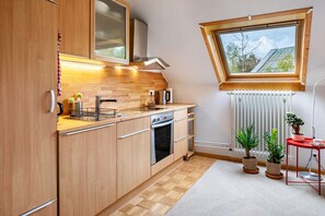 Kühlschrank, Ofen, Herdplatte, Geschirrspüler