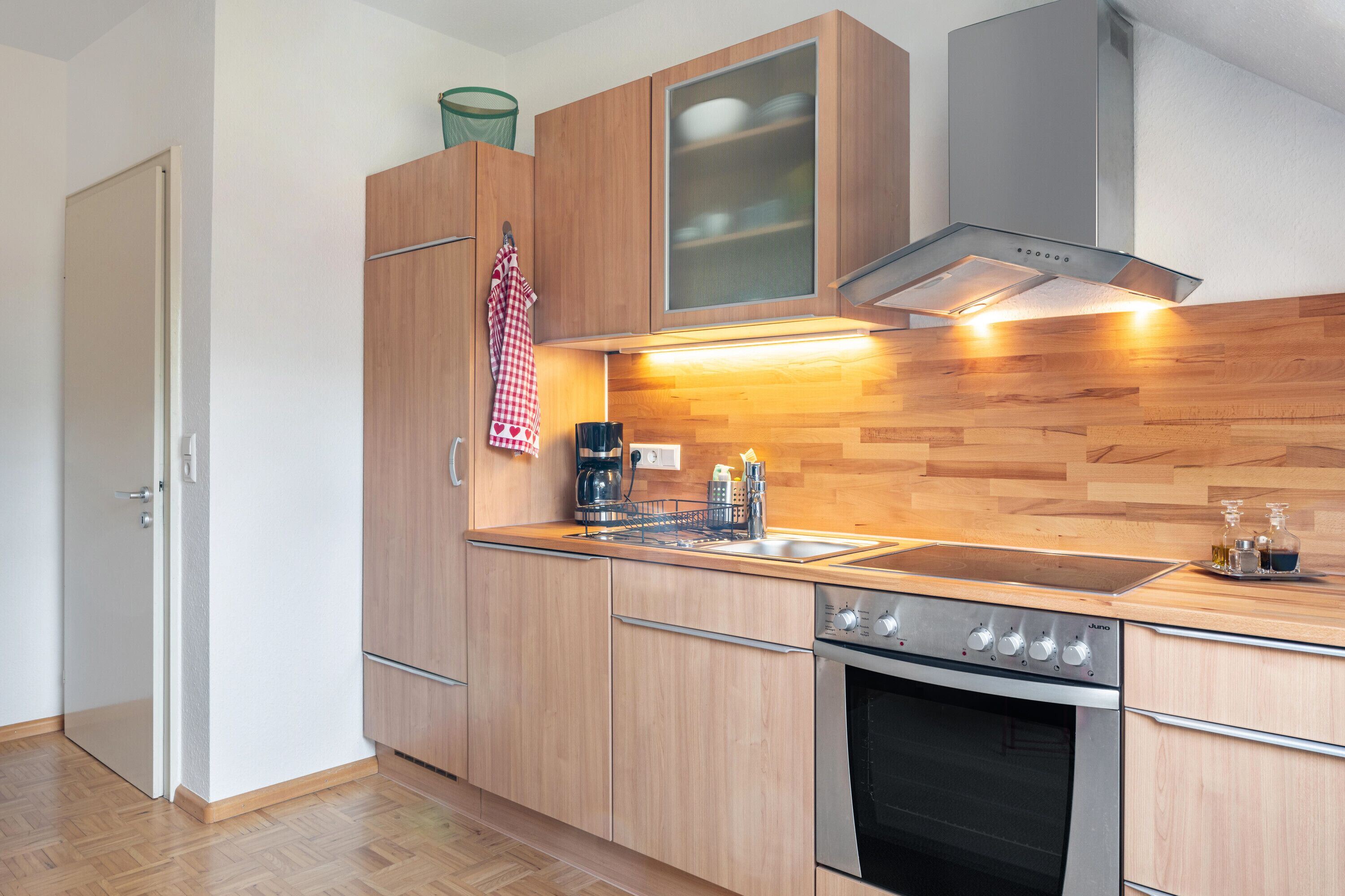 雪櫃、焗爐、爐具、洗碗機