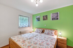 2 quartos, ferros/tábuas de passar roupa, Wi-Fi de cortesia