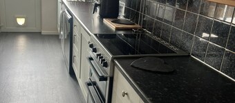 Comfortable 3 Bedroom House-ng5,sleeps 5