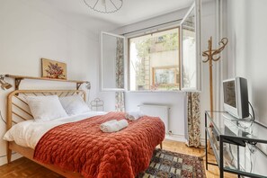 2 chambres, fer et planche à repasser, lit de bébé portatif, Wi-Fi