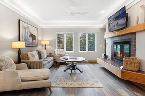 Unclassified image, 4 of 46, button - Location & Amenities Makes Charter Unbeatable - Comforts of Home with Resort Feel (Beaver Creek)