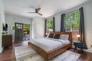 6 bedrooms, desk, iron/ironing board, travel crib - 6BR Home | Private Pool & Spa | Games | Gazebo (Memphis)