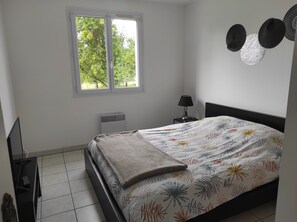 3 dormitorios, cuna de viaje, wifi gratis y ropa de cama