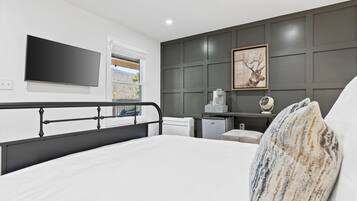 1 bedroom, iron/ironing board, Internet, bed sheets