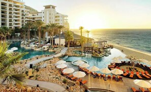 Outdoor pool - Luxury Resort near Cabo Marina & Bisbee’s Fishing Tournament. (Cabo San Lucas)