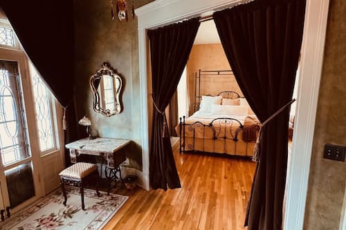 Grand Suite, 1 King Bed, Non Smoking | Premium bedding, individually decorated, individually furnished