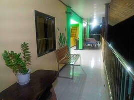 Casa básica, de frente para a praia | Comodidades do quarto