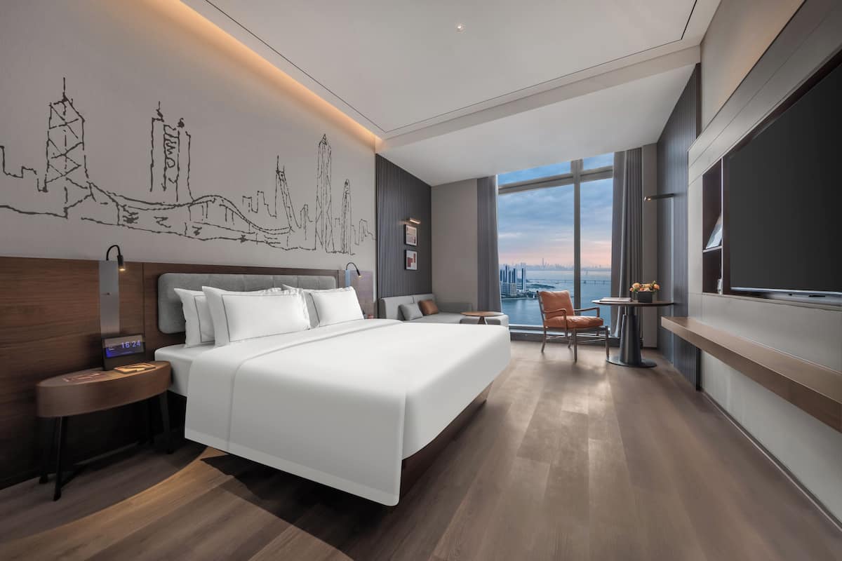 Deluxe Queen Room with Sea View