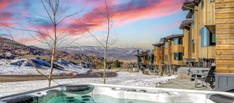 The Ridge at Canyons Village by AvantStay | Stunning Ski In/Out Condo w/ Hot Tub