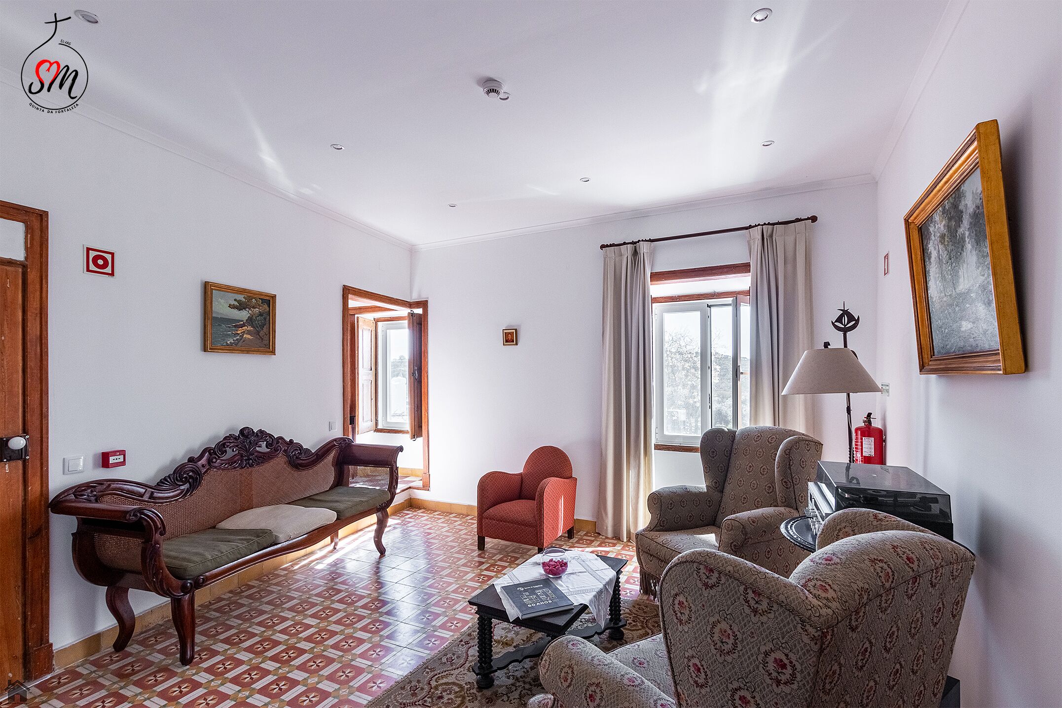 المنشأة من الداخل