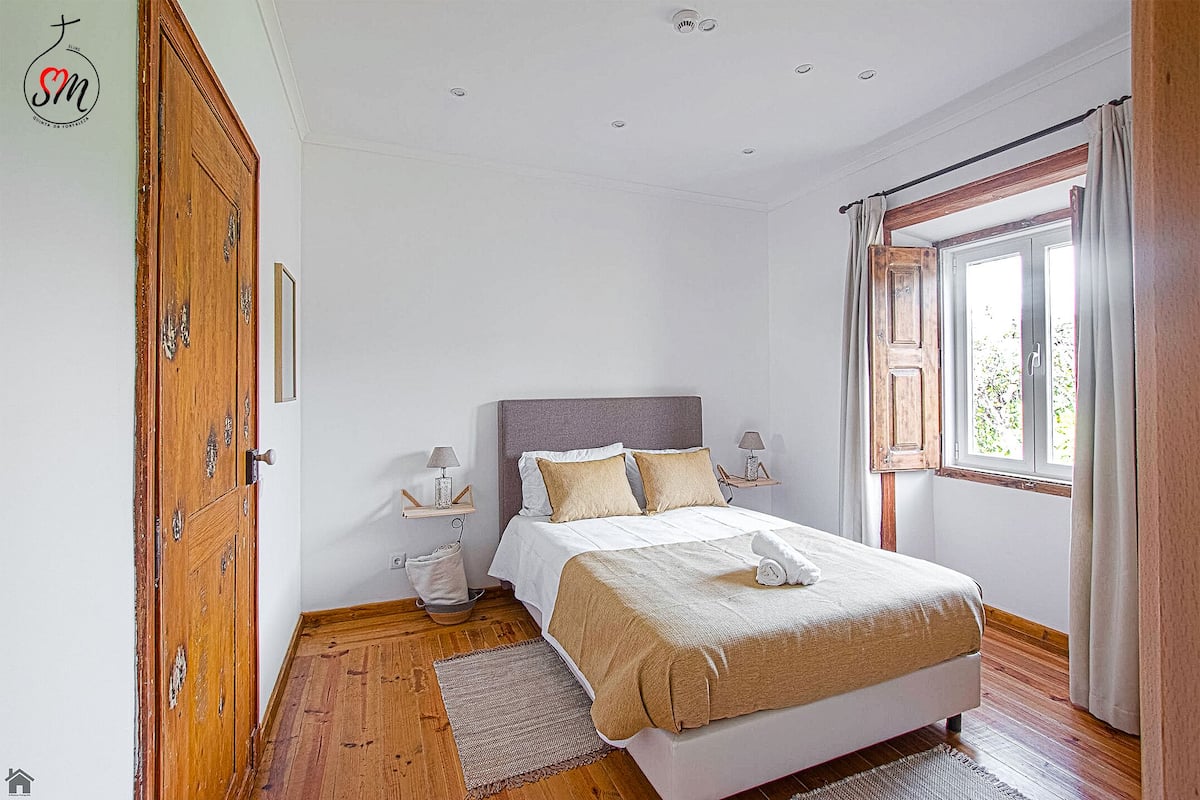 Economy Double Room, 1 Double Bed, Non Smoking, Private Bathroom | Free WiFi, bed sheets