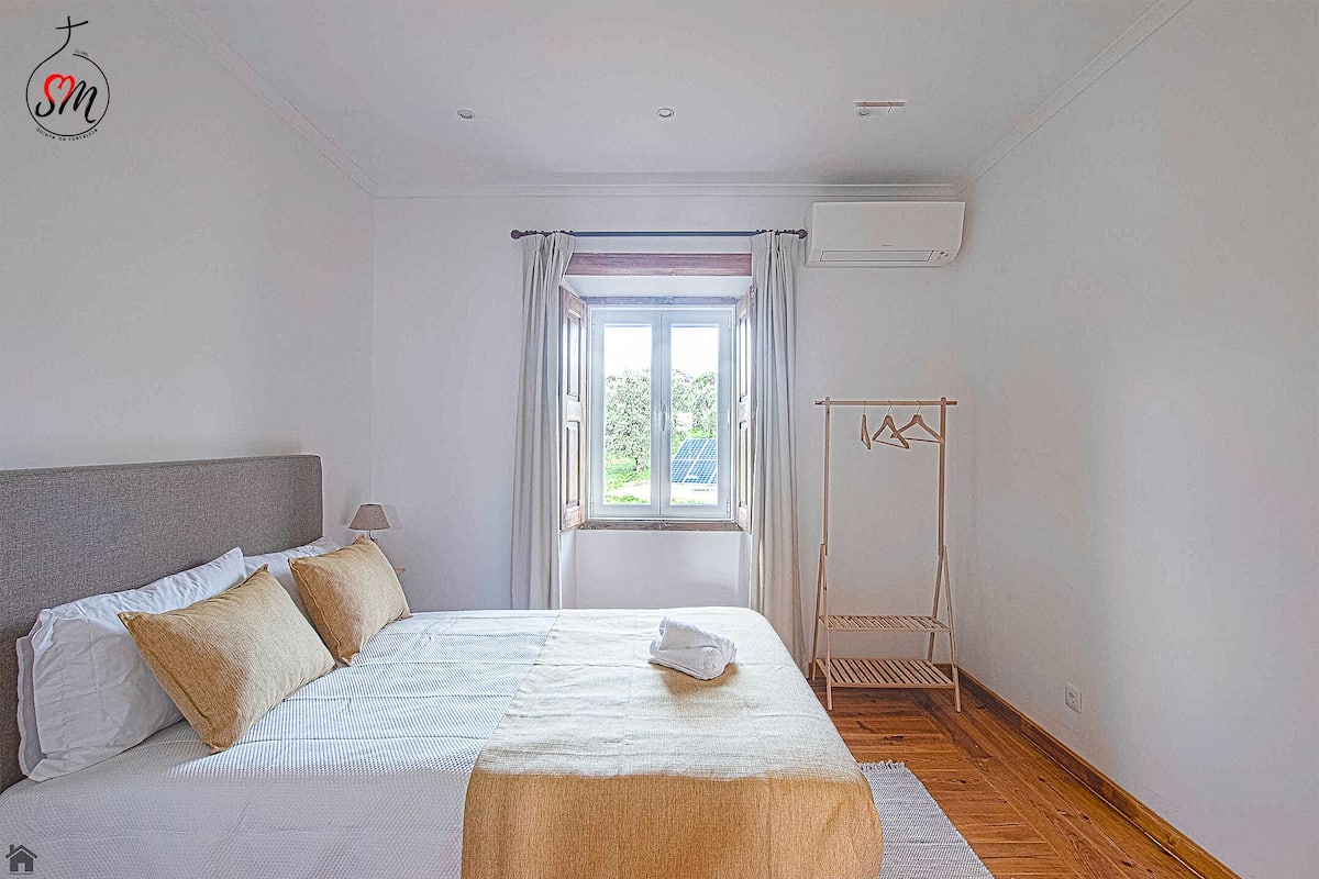 Gazdaságos szoba kétszemélyes ággyal, 1 kétszemélyes ágy, nemdohányzó, privát fürdőszoba | Ingyenes wifi és ágynemű