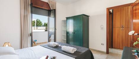 2 間臥室、免費無線上網、床單