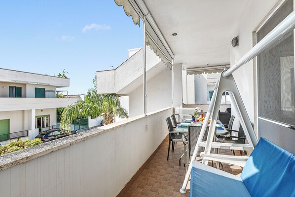 Outdoor dining - Casa Gioberti Near The Sea And Beach (Melendugno)