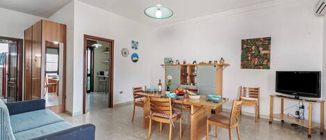 21-inch TV with cable channels