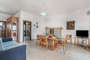 Télévision de 21 pouces avec chaînes par câble