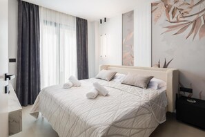 4 bedrooms, iron/ironing board, travel cot, free WiFi