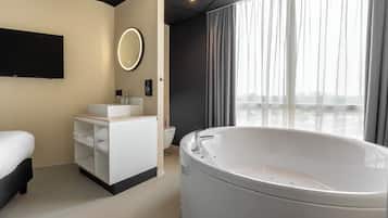 Deluxe suite | Badkamer | Een haardroger