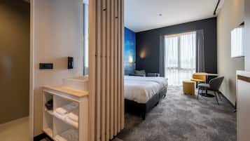 Kahden hengen comfort-huone | Minibaari, tallelokero huoneessa, pimennysverhot, ilmainen Wi-Fi