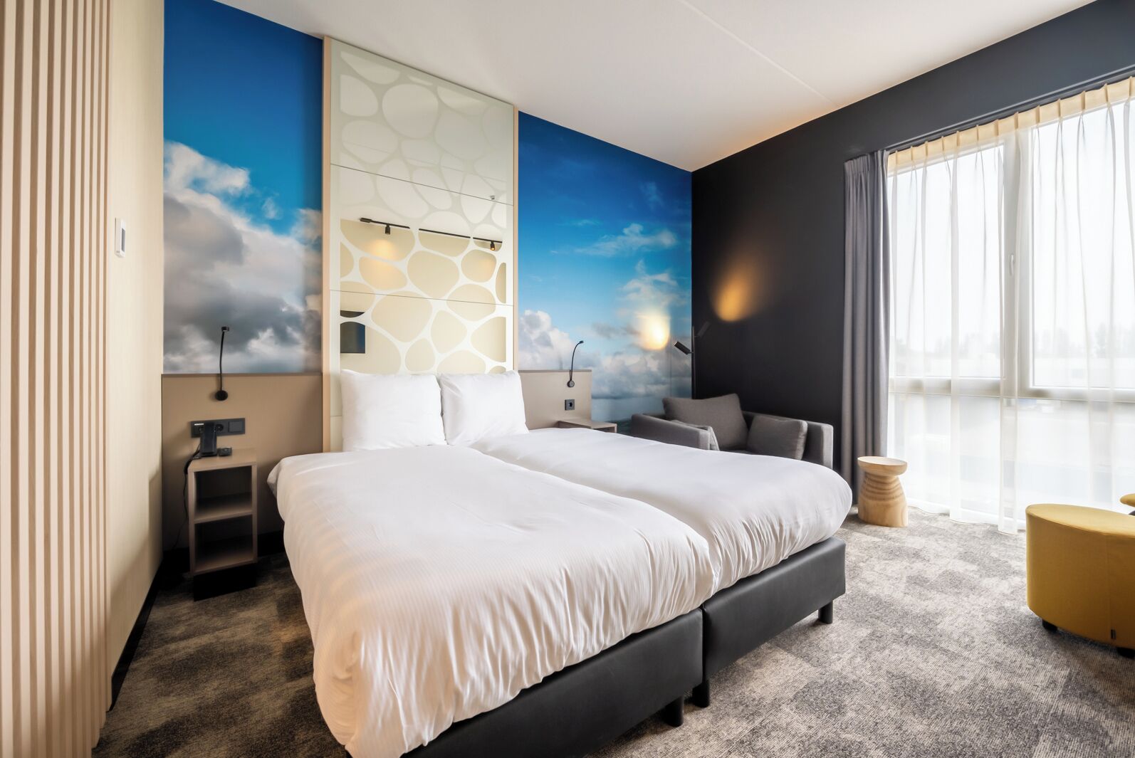 Comfort tweepersoonskamer | Een minibar, een kluis op de kamer, verduisterende gordijnen