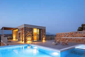 Pool - Serene atmosphere, 50 sq.m pool, ultimate privacy! (Heraklion)