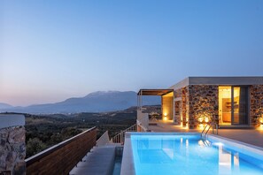 Pool - Serene atmosphere, 50 sq.m pool, ultimate privacy! (Heraklion)