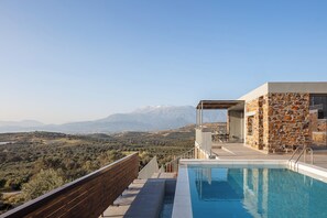 Pool - Serene atmosphere, 50 sq.m pool, ultimate privacy! (Heraklion)