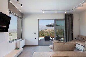 TV, stereo - Serene atmosphere, 50 sq.m pool, ultimate privacy! (Heraklion)