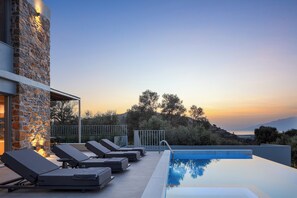 Pool - Serene atmosphere, 50 sq.m pool, ultimate privacy! (Heraklion)
