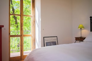 4 chambres, lit parapluie, Wi-Fi, draps fournis