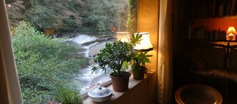 Simple escape to nature, rustic family retreat in river valley in France, YES!