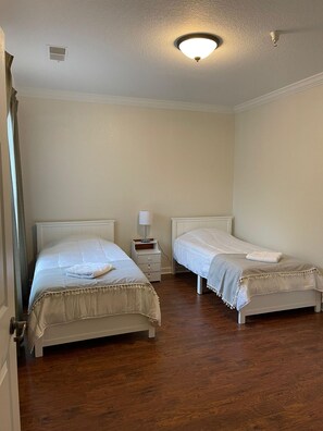 3 bedrooms - Grand 3BR Luxury Condo Resort Style Near Disney (Davenport)