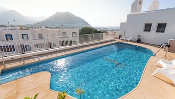 Piscina externa sazonal