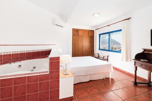 Comfort Suite, Sea View | In-room safe, free WiFi, bed sheets - Hostal El Dorado Cabodegata (San José)
