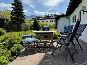 Outdoor dining - Ferienwohnung Hänsel, 107 m², 1-4 Pers., 2sz, Du/wc,t (Bischofswiesen)